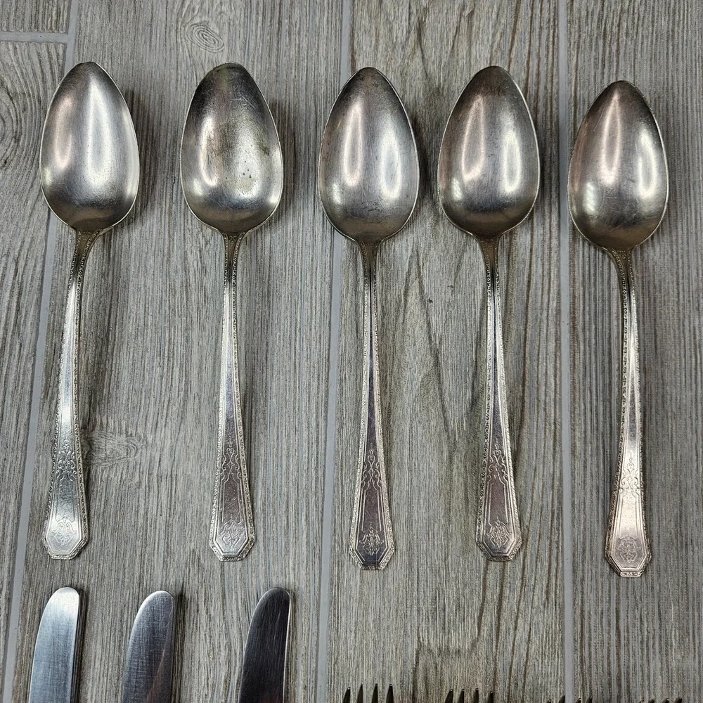 Wm Rogers Silver Anniversary AA Flatware Set 12 Pieces Spoons Forks Knives 1927